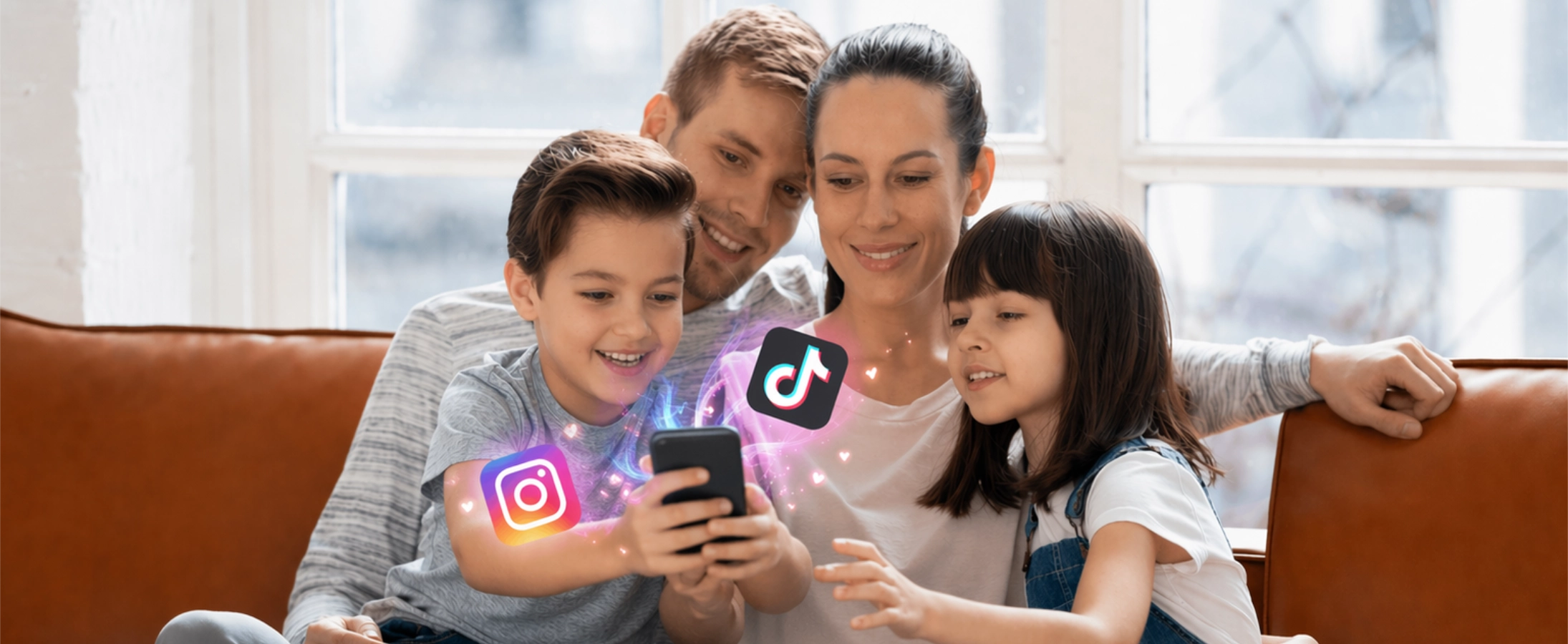 Blog scroll to stay hero family social
